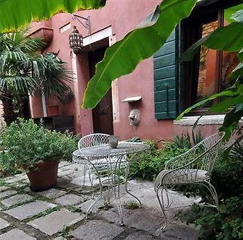 Apartment Appartamento Garden Ca' Rezzonico Venice