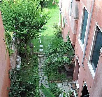 Appartamento Garden Ca' Rezzonico Venice Apartment