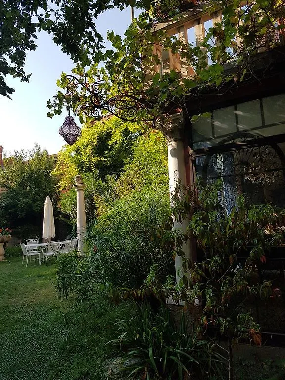 Apartment Appartamento Garden Ca' Rezzonico Venice