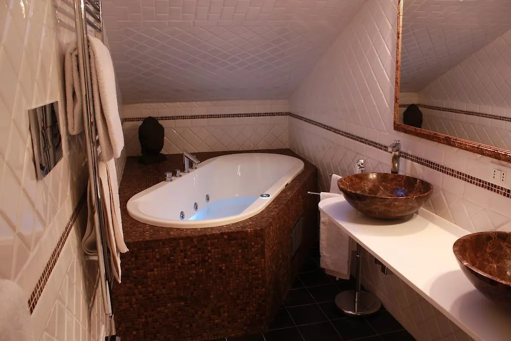 Apartment Appartamento Garden Ca' Rezzonico Venice